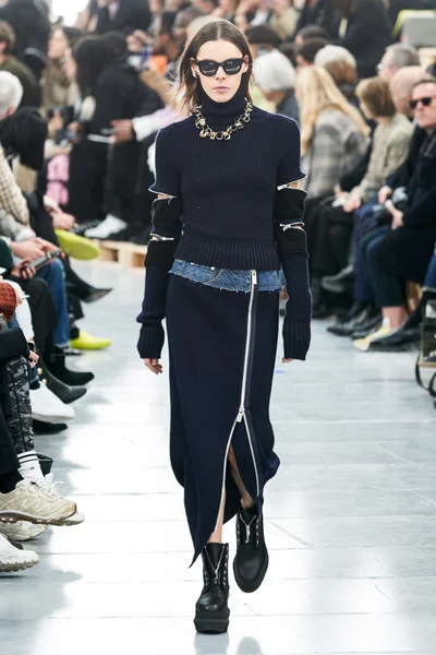 Look 50
